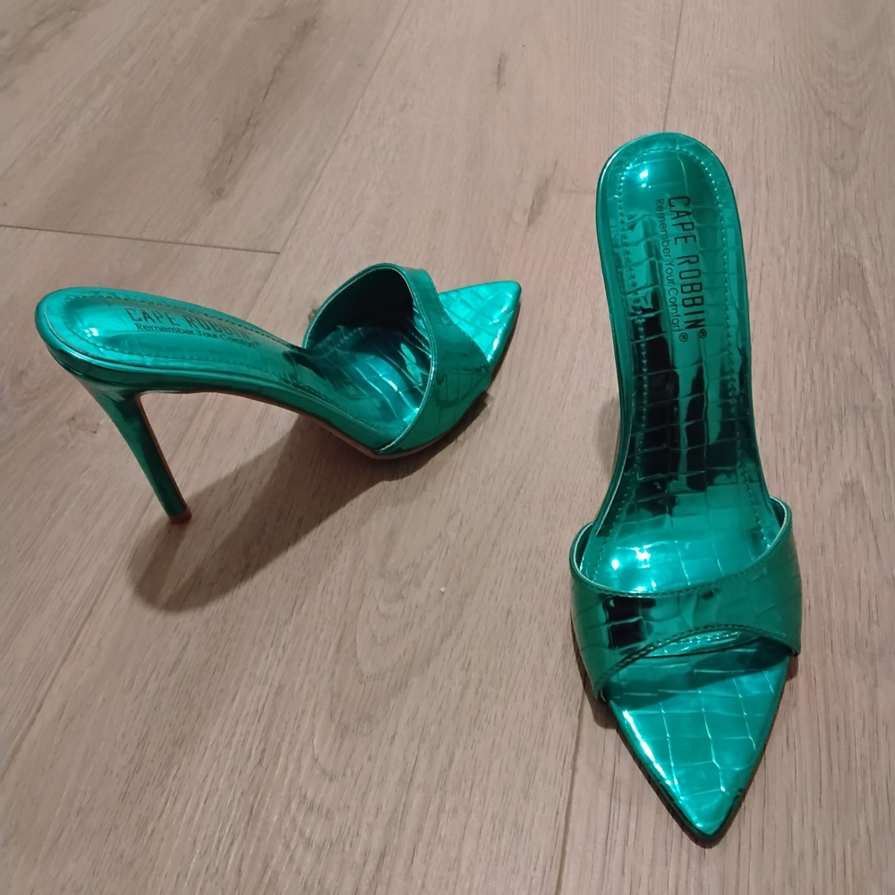 Cape Robbin Everything Metallic Pointy Toe Slip-On Stiletto | Women's 7.5 | NWOB
